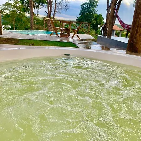Casa Com Jacuzzi Charme Corumba Alexania Exterior photo